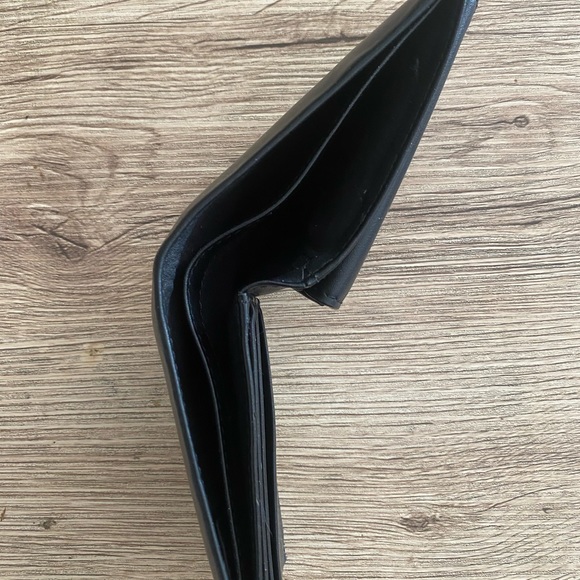 Men Calvin Klein Black Leather Wallet - Picture 3 of 3